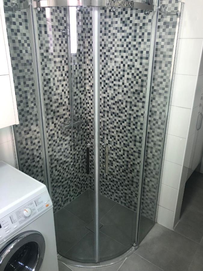 Sakota Family House Apartment Sremska Kamenica Luaran gambar