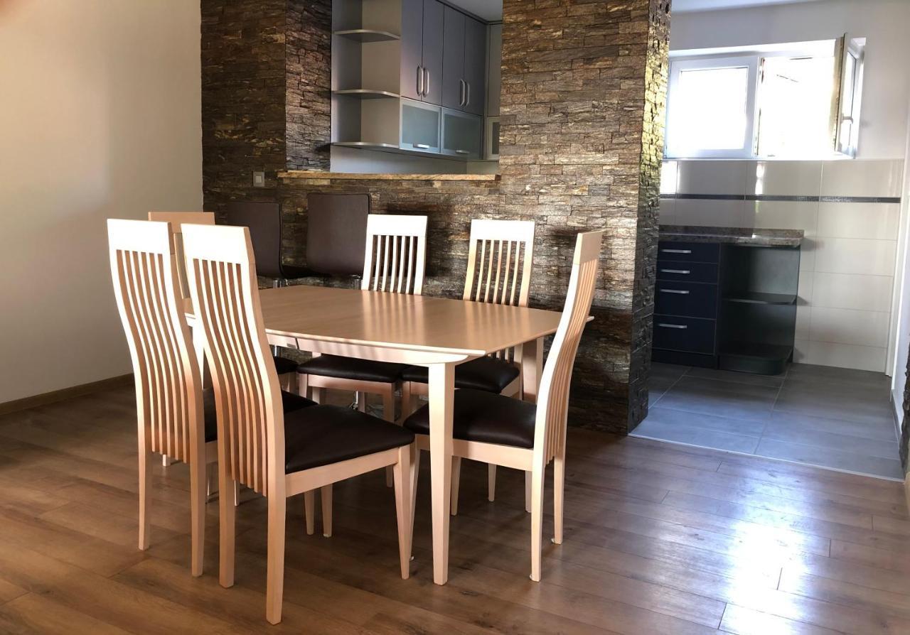 Sakota Family House Apartment Sremska Kamenica Luaran gambar